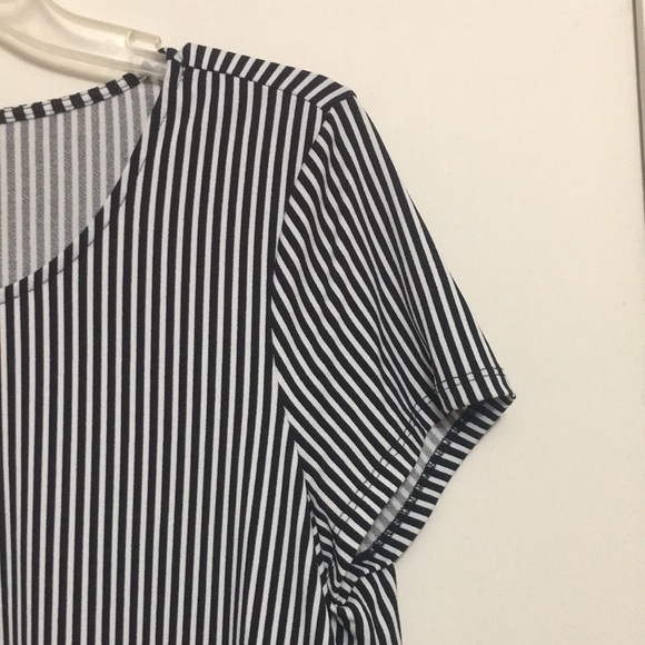 ADRIANNA PAPELL Oversized Relaxed Fit Easy Wear Top with Flowy Sheer Length - Picture 5 of 12